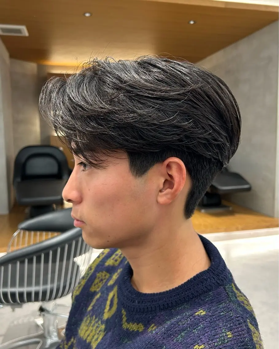 メンズ カット 縮毛矯正 ヘアセット 圧倒的 毛流れ センターパートのヘアスタイル