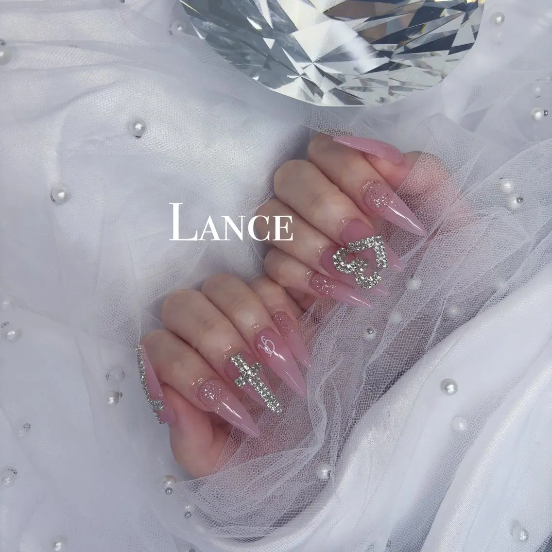 ネイル オーロラネイル ドット フットネイル 氷ネイル・うるうるネイル キラキラネイル ハンドネイル Lance nailのネイルデザイン