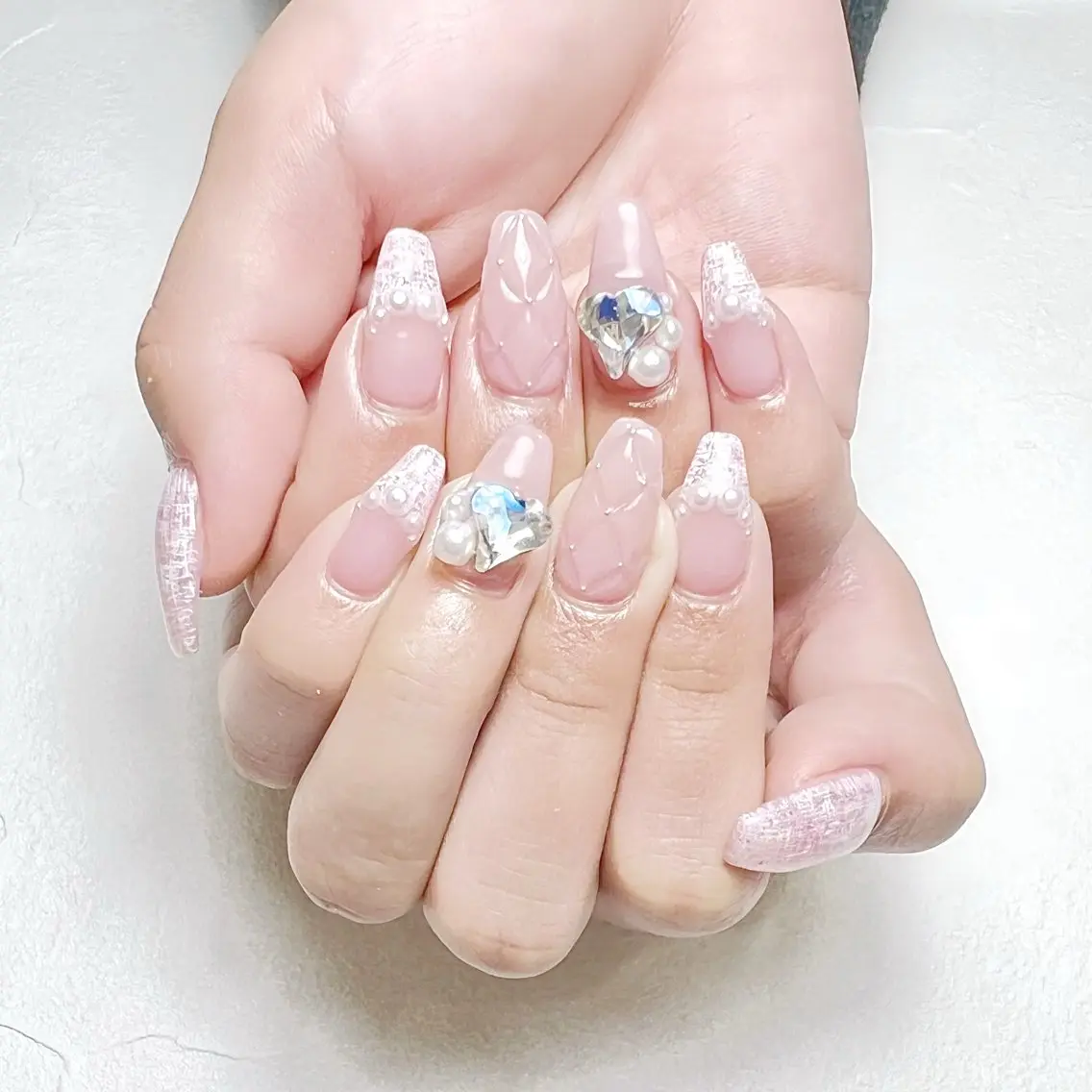 セミロング 韓国風ヘア rouse nail RISATOのネイルデザイン