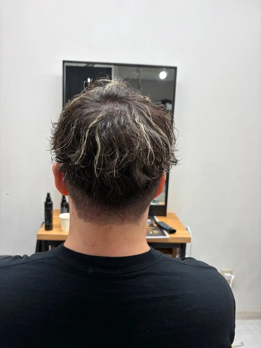 パーマ メンズ メンズハイライト スペインカール 海外風パーマ カラー特化園田　楓莉のヘアスタイル
