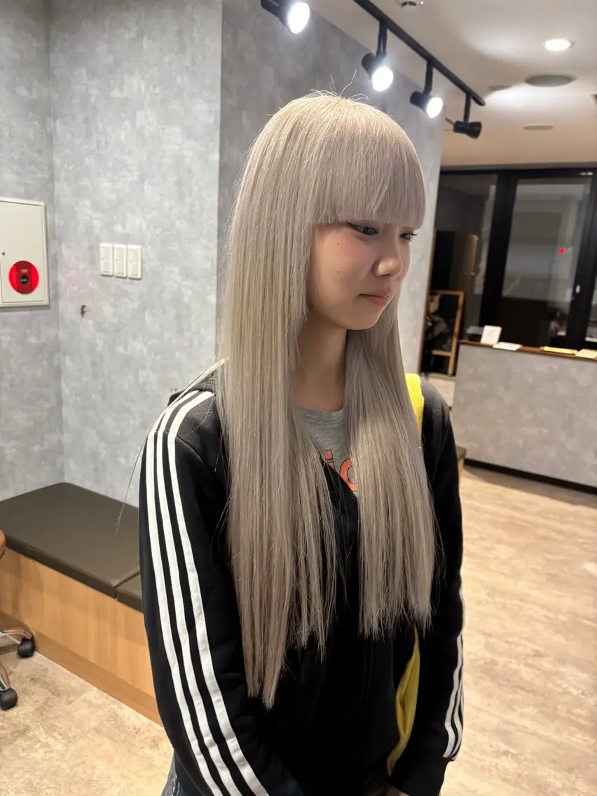ロング カット ヘアカラー トリートメント 🌐NATSUMI 🌐【寒色カラー】のヘアスタイル