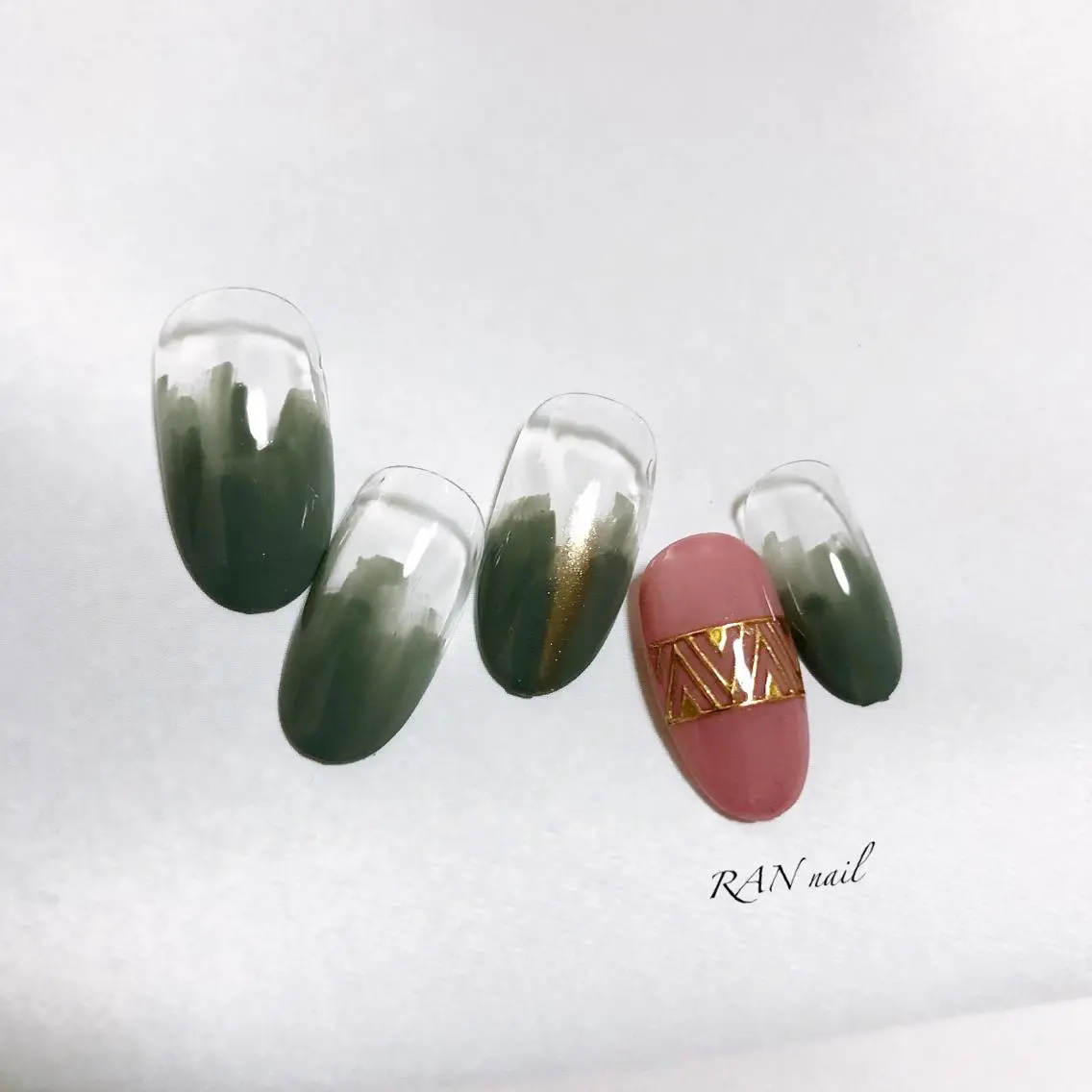 ネイル フットネイル ゴールド グリーン オフィスネイル ピンク RAN nailのネイルデザイン