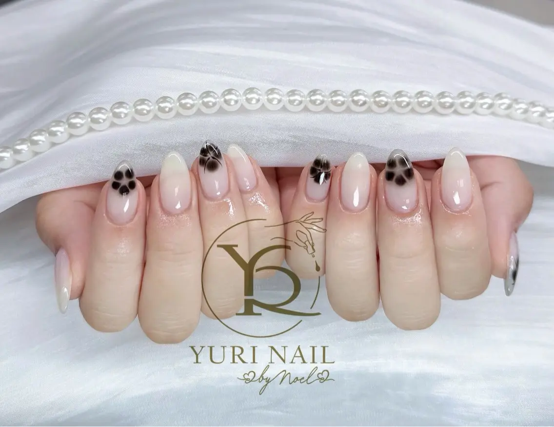 ネイル ハンドネイル フットネイル ハンドケア YURI Nail NARITAのネイルデザイン