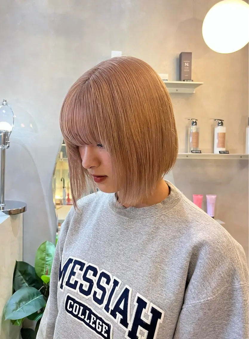 ミディアム カラー ブリーチ このか🕊️ベージュ /グレージュ/カットのヘアスタイル