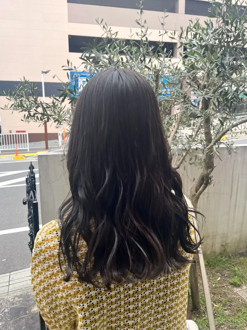 ロング カラー オリーブカラー ロング カット トリートメント 野久保 穂花のヘアスタイル