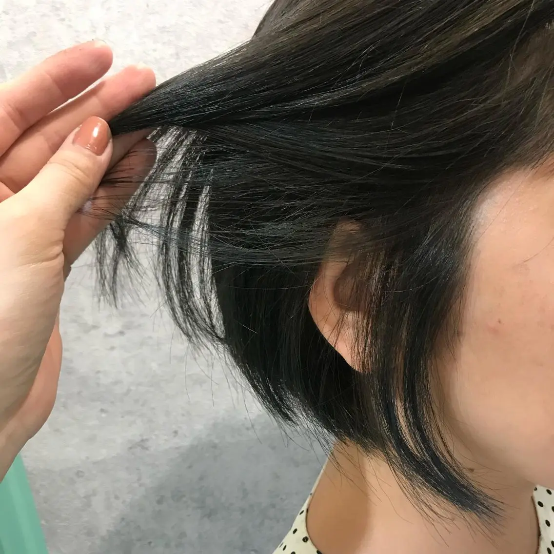 ショート カラー アッシュ オリーブアッシュ Yuki☺︎パーマ レイヤーカットのヘアスタイル