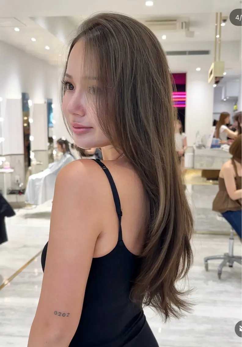 ロング カラー ブリーチ ダブルカラー ブリーチなしカラー ヘアカラー トリートメント 小野山 みのかのヘアスタイル