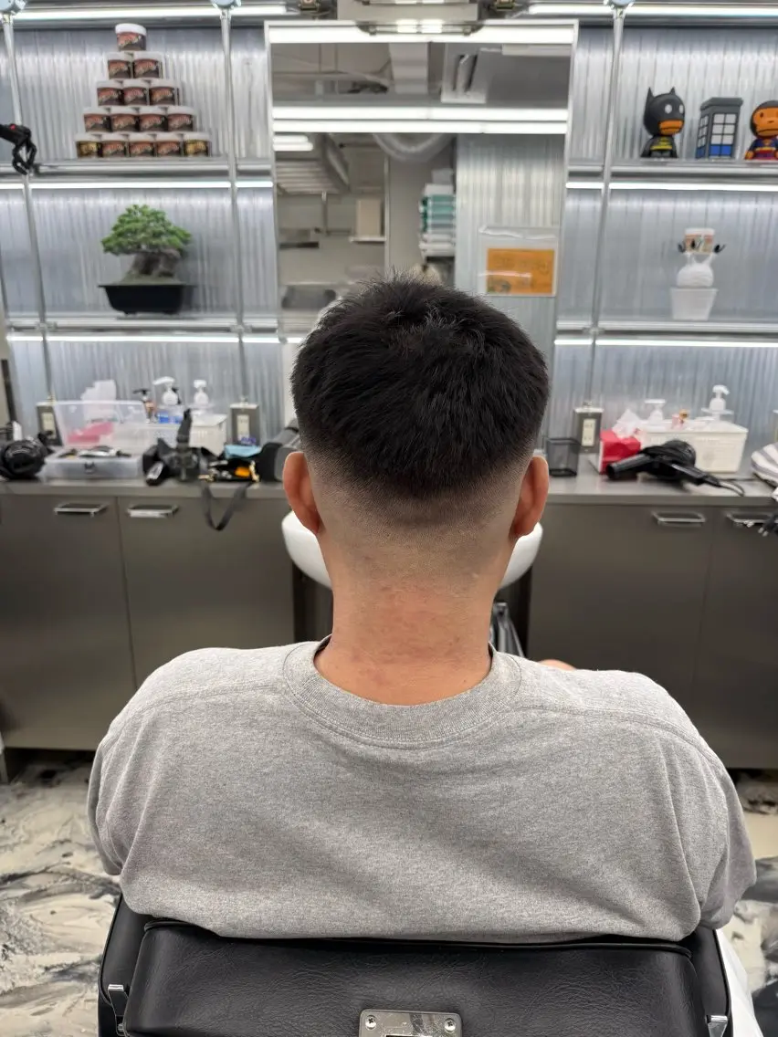 ショート メンズ フェードカット 竹澤 千冬のヘアスタイル