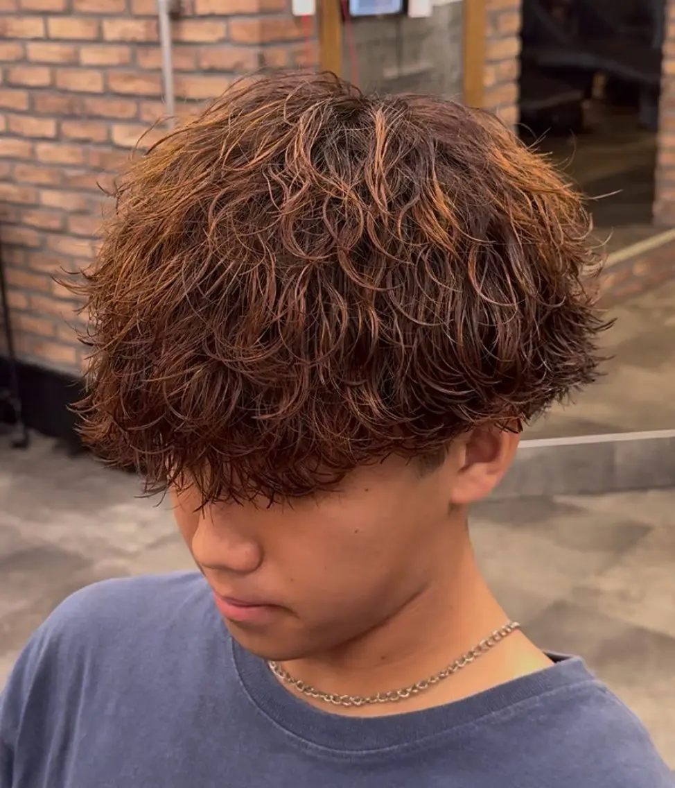 カラー パーマ メンズ シャドウ/フェザー 朝崎倭斗のヘアスタイル