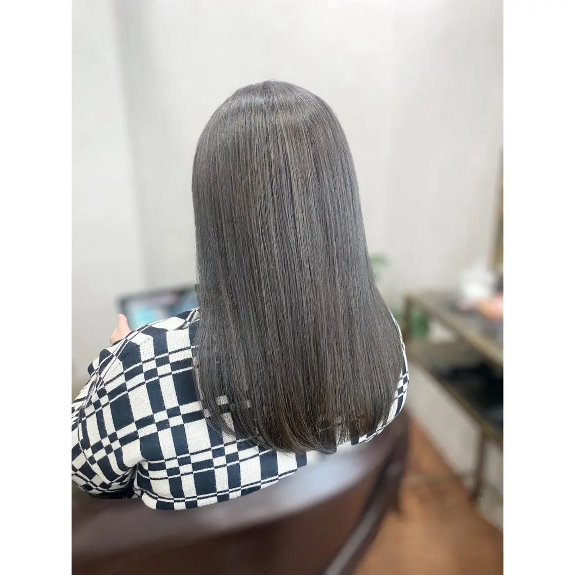 ロング カラー カット ヘアカラー トリートメント ＳＨＩ ＺＵのヘアスタイル