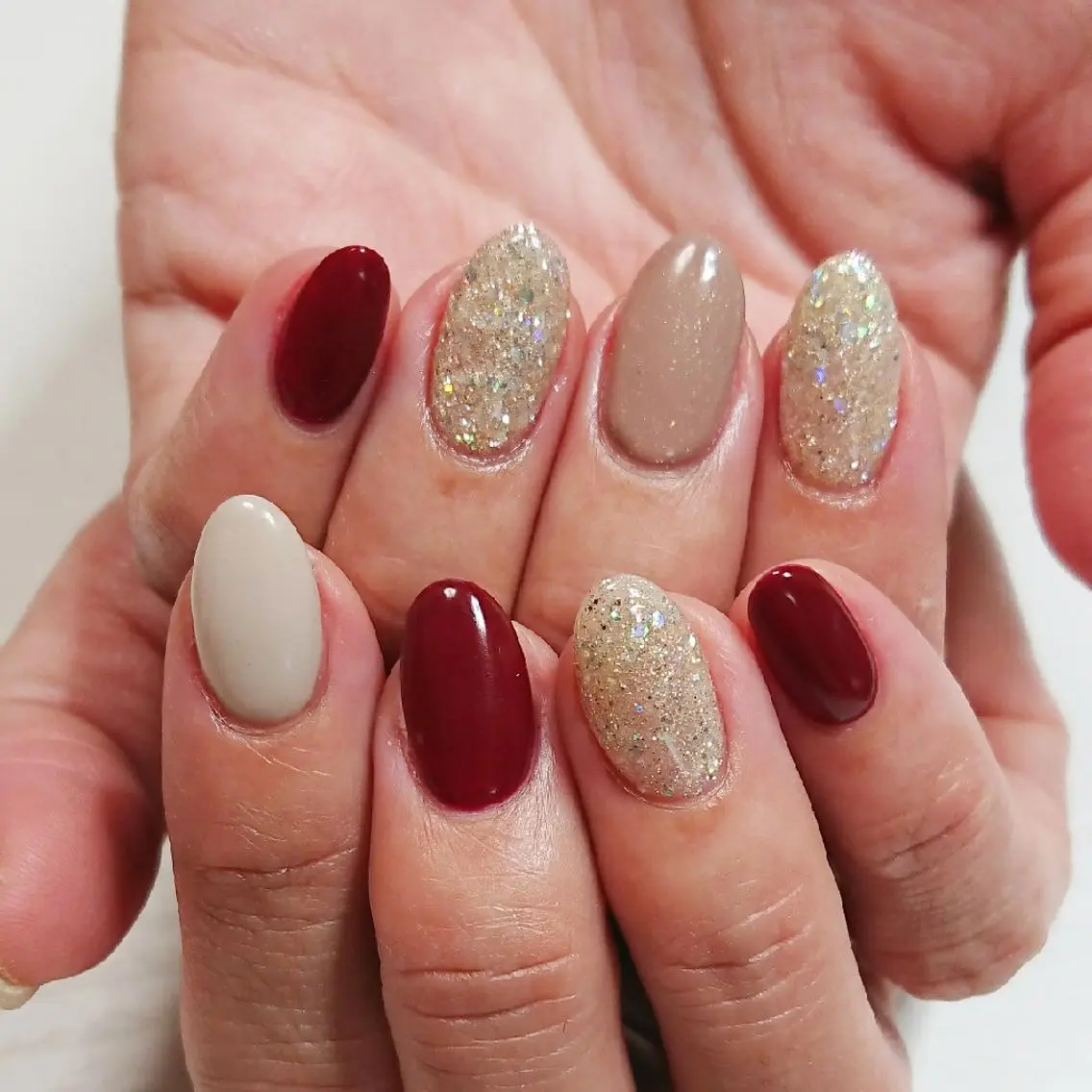 ネイル ボルドー ラメ(グリッター) ハンドネイル Lilith Nailのネイルデザイン
