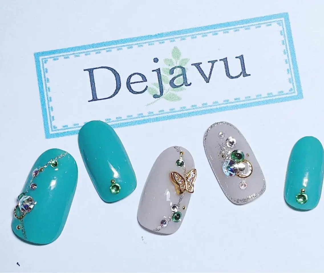 ネイル アートネイル 桜ネイル 春ネイル ホワイト Nail salon Dejavu 🌿のネイルデザイン