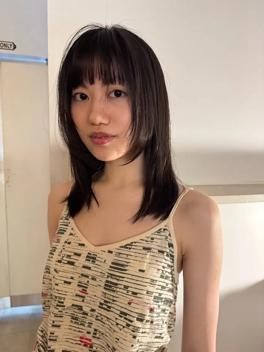 ミディアム カラー ミディアムレイヤー レイヤーカット カット ヘアカラー kai🐇今泉 Musiiikのヘアスタイル
