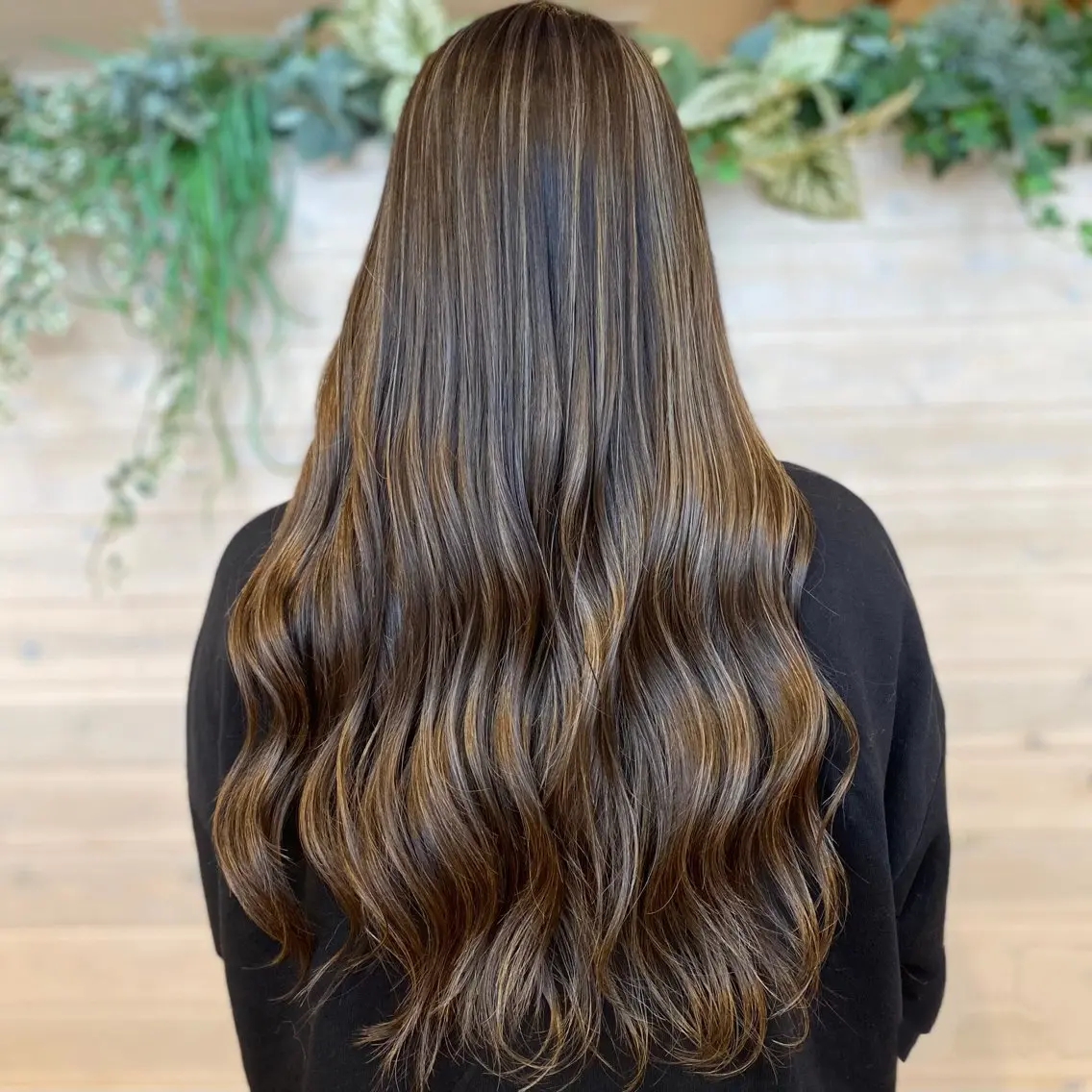 ロング カラー 山西 真琴のヘアスタイル