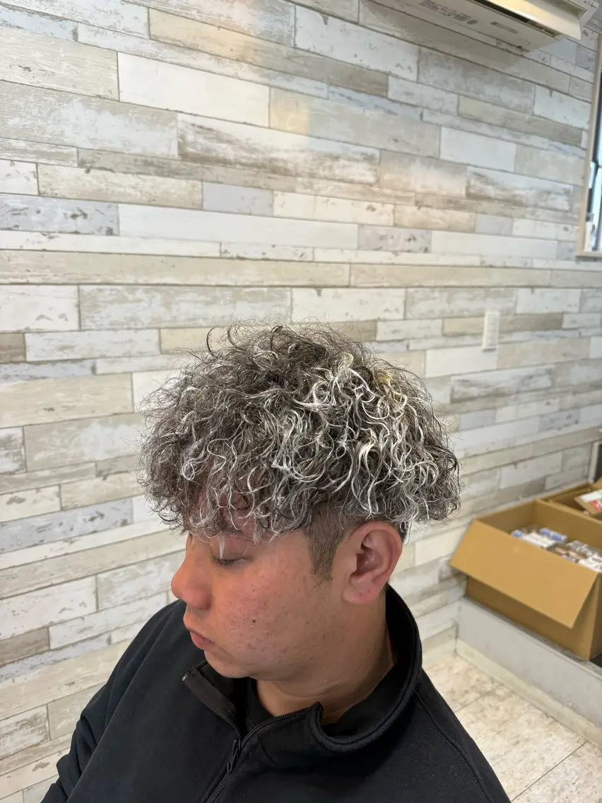 ショート カラー パーマ 🌈ᵕ̈*阿部 光✨✨✨のヘアスタイル