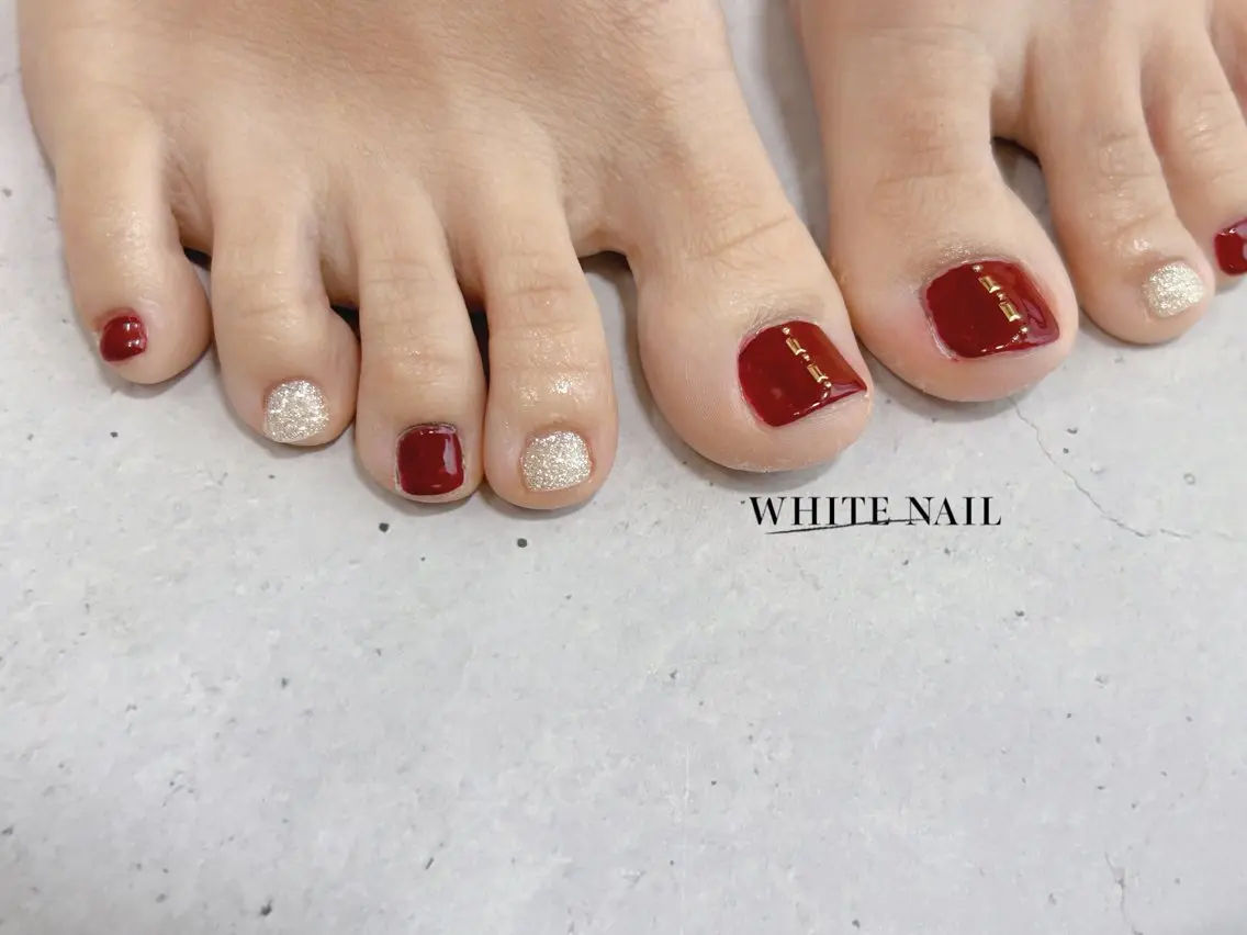 ネイル ワンカラーネイル シンプルネイル フットネイル WHITE NAIL ホワイトネイルのネイルデザイン
