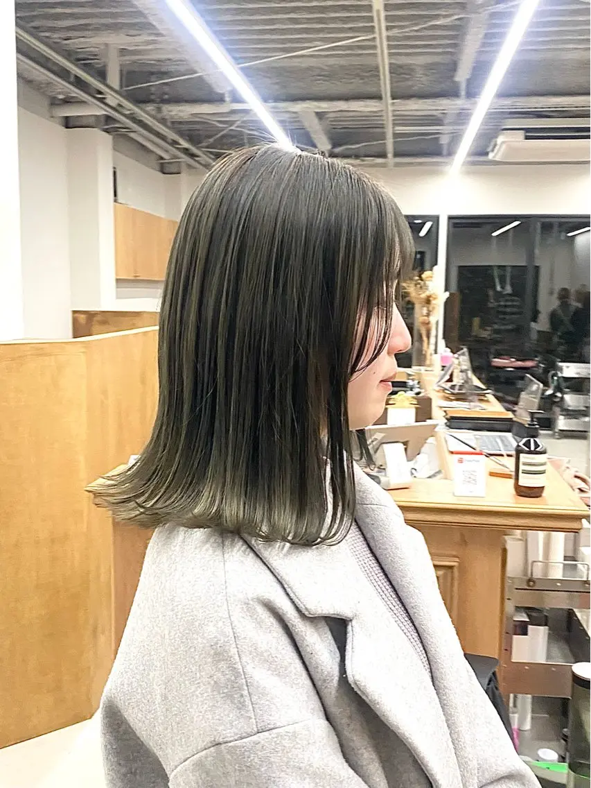 ミディアム カラー ヘアアレンジ ベージュカラー ブリーチ オリーブベージュ カット ヘアカラー トリートメント ハル🌸柔色/ ブリーチなし/艶髪のヘアスタイル
