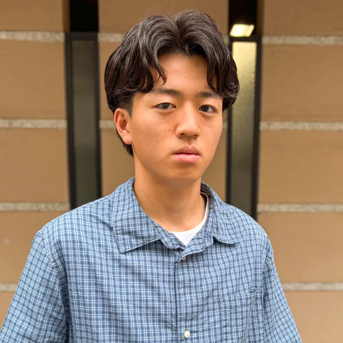 パーマ メンズ フェードカット フェザーパーマ メンズハイトーン メンズパーマ メンズショート カット パーマ 【メンズ 特化】村斎 伶次のヘアスタイル