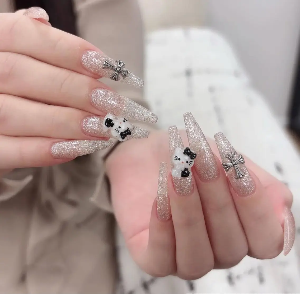 ロング 韓国風ヘア ハンドネイル ZUZU AMEE NAILのネイルデザイン