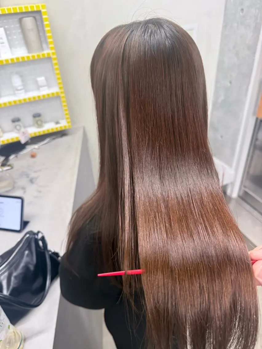ロング カラー ロングレイヤー アッシュ ベージュカラー ブリーチ 透明感カラー カット 縮毛矯正 トリートメント 誰より丁寧なカット/ 小林輝/レイヤーのヘアスタイル