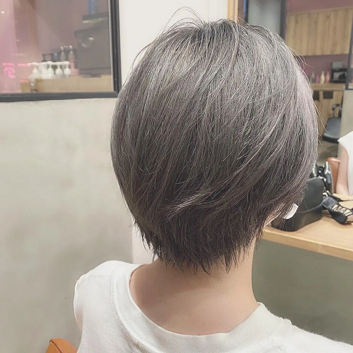 ショート カラー ブリーチ ケアブリーチ シルバー ヘアカラー アオヌマミユ☁️ /ボブ/ハイトーン/のヘアスタイル