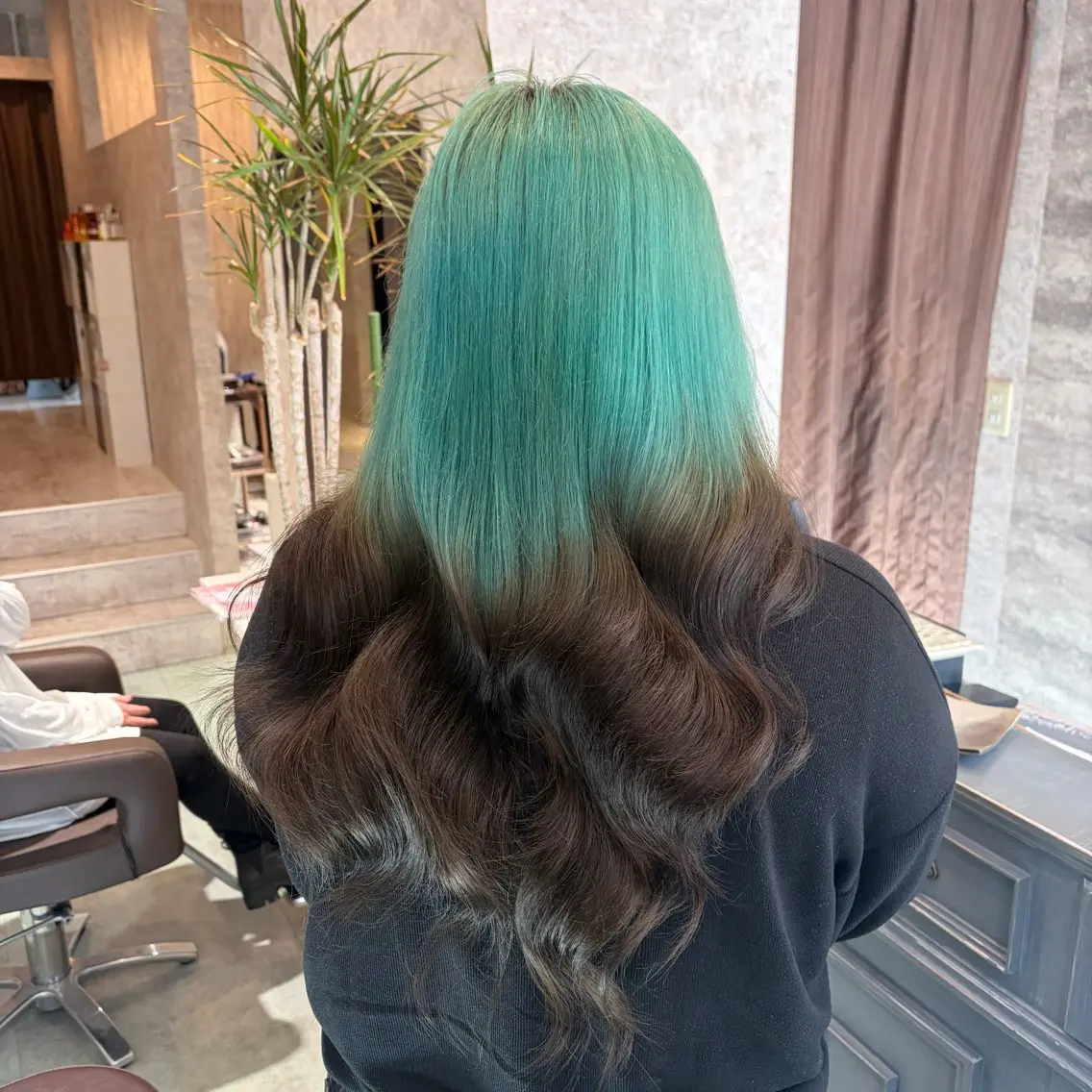 ロング 牧野 夏子のヘアスタイル