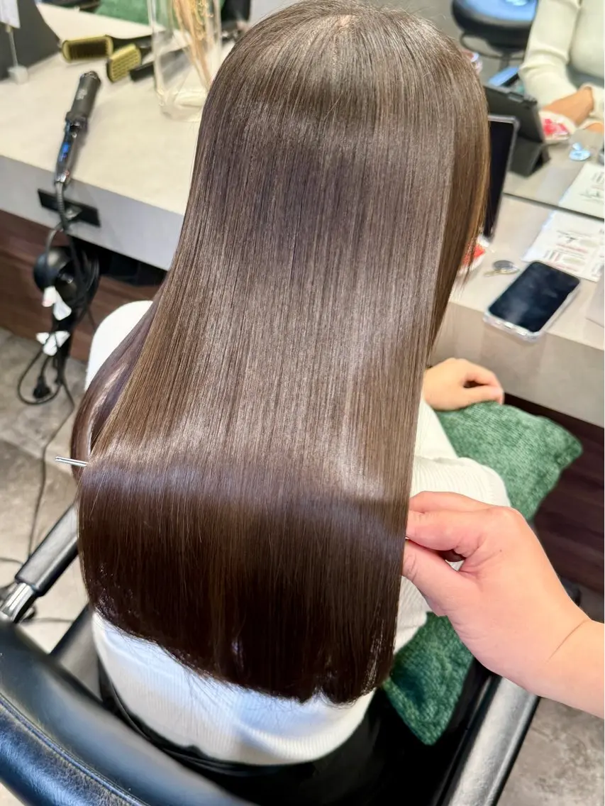 セミロング 髪質改善 トリートメント カット ヘアカラー トリートメント 髪質改善× レイヤー/岡田大樹のヘアスタイル
