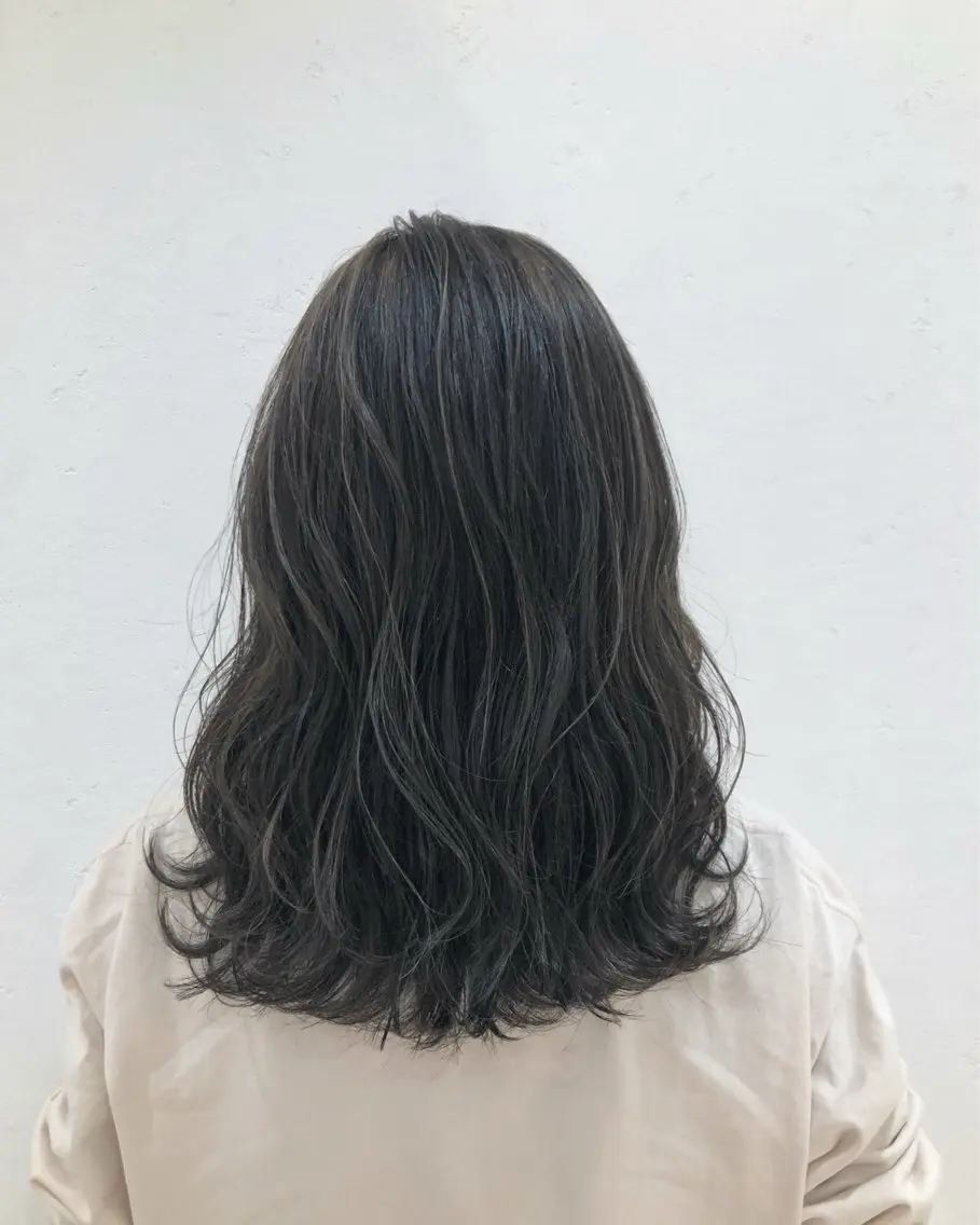 ミディアム カラー グレージュ ハイライトカラー ハイライト ニュアンスカラー🫧 加納のヘアスタイル