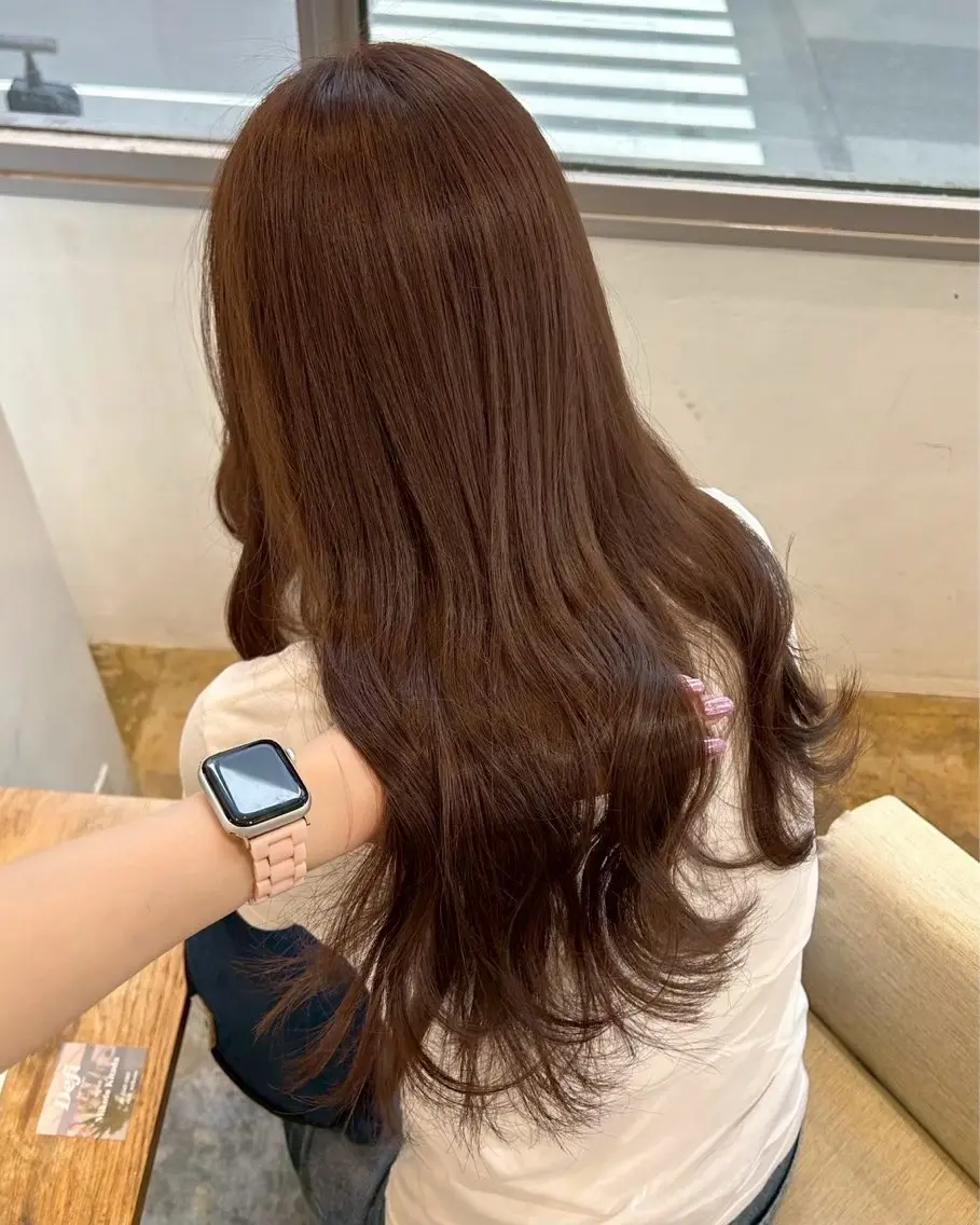 ロング カラー 花城 七海のヘアスタイル