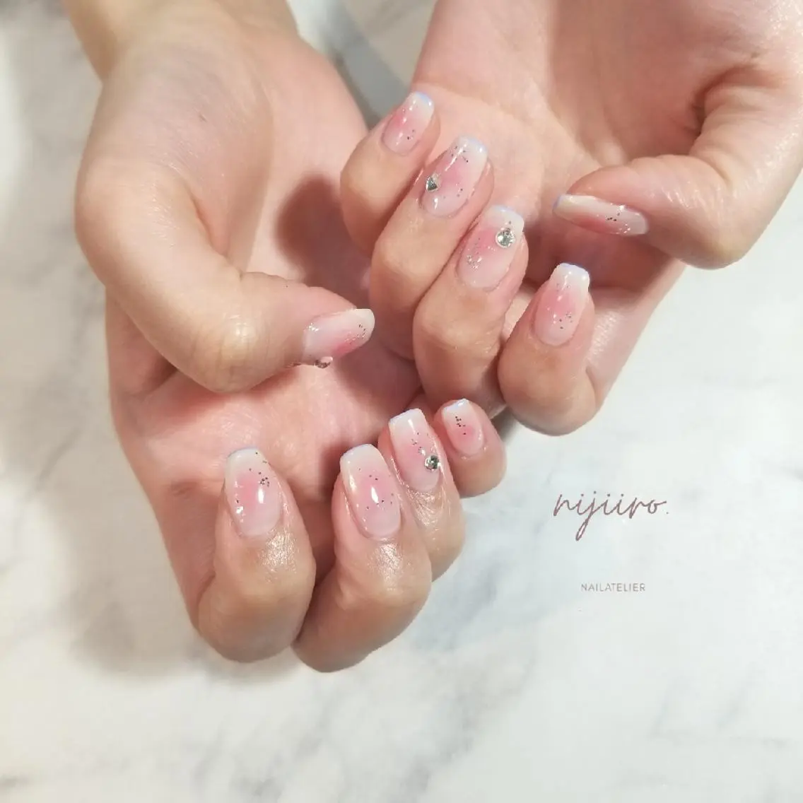 ネイル チークネイル フレンチネイル ハンドネイル nijiiro🌈 サトウのネイルデザイン