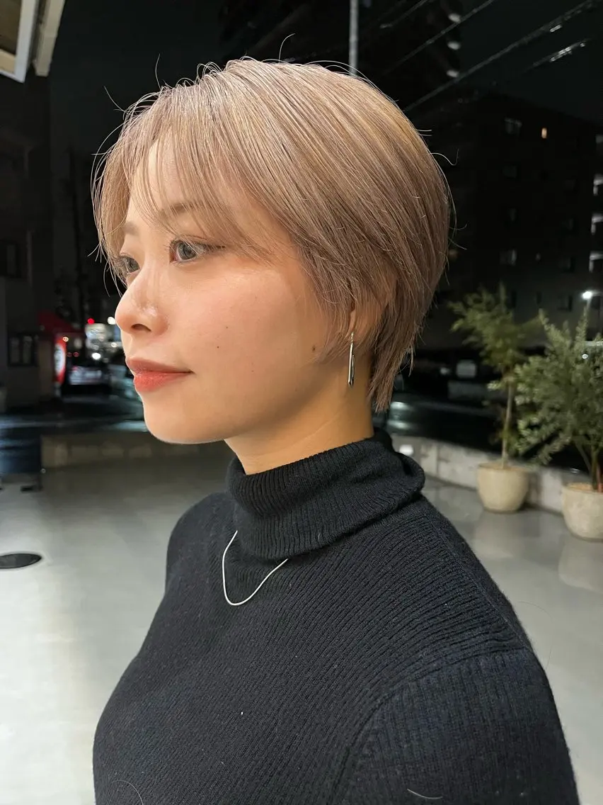 ショート カラー ハイトーンカラー ショートヘア 網谷 萌夏のヘアスタイル