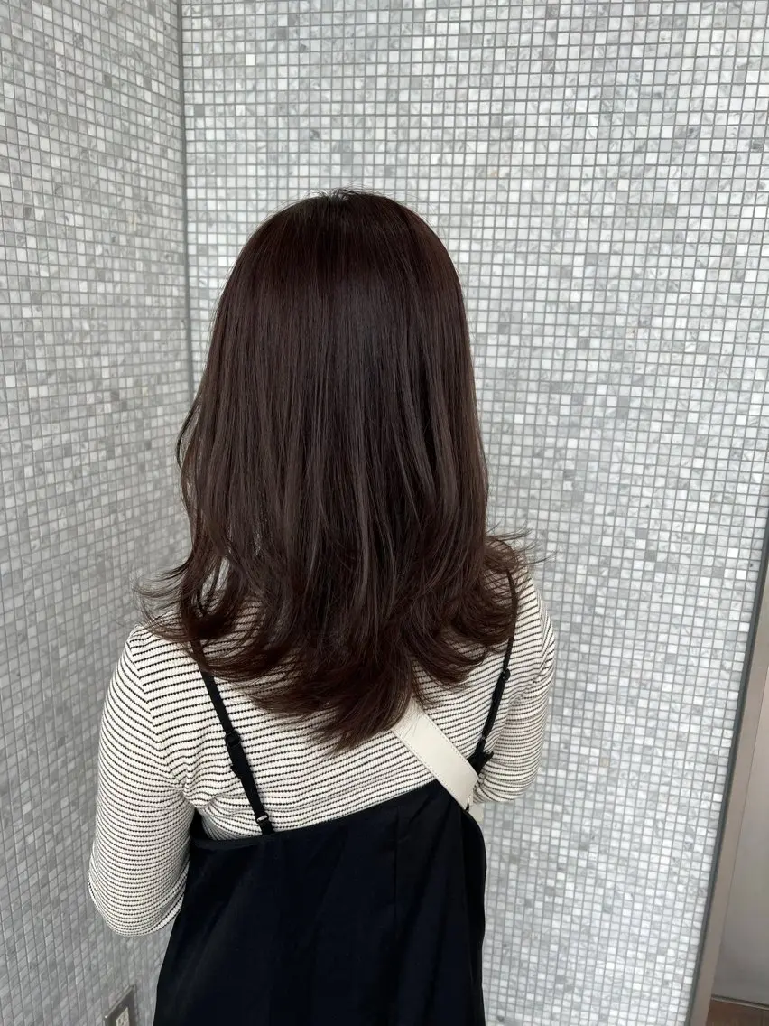 セミロング カラー ヘアアレンジ 透明感カラー グレージュ レイヤーカット ヘアカラー トリートメント ヘッドスパ 黒阪 なみのヘアスタイル