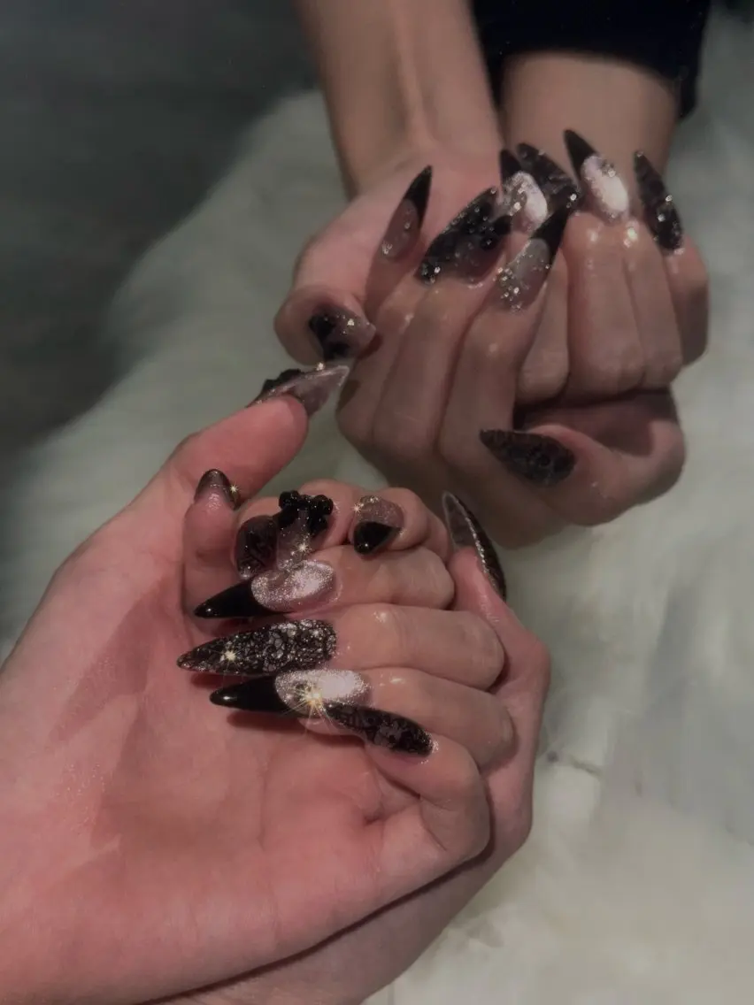 ネイル ジェルネイル キラキラネイル レース ロングネイル 持ち込み ハンドネイル Nail Salon ANELAのネイルデザイン