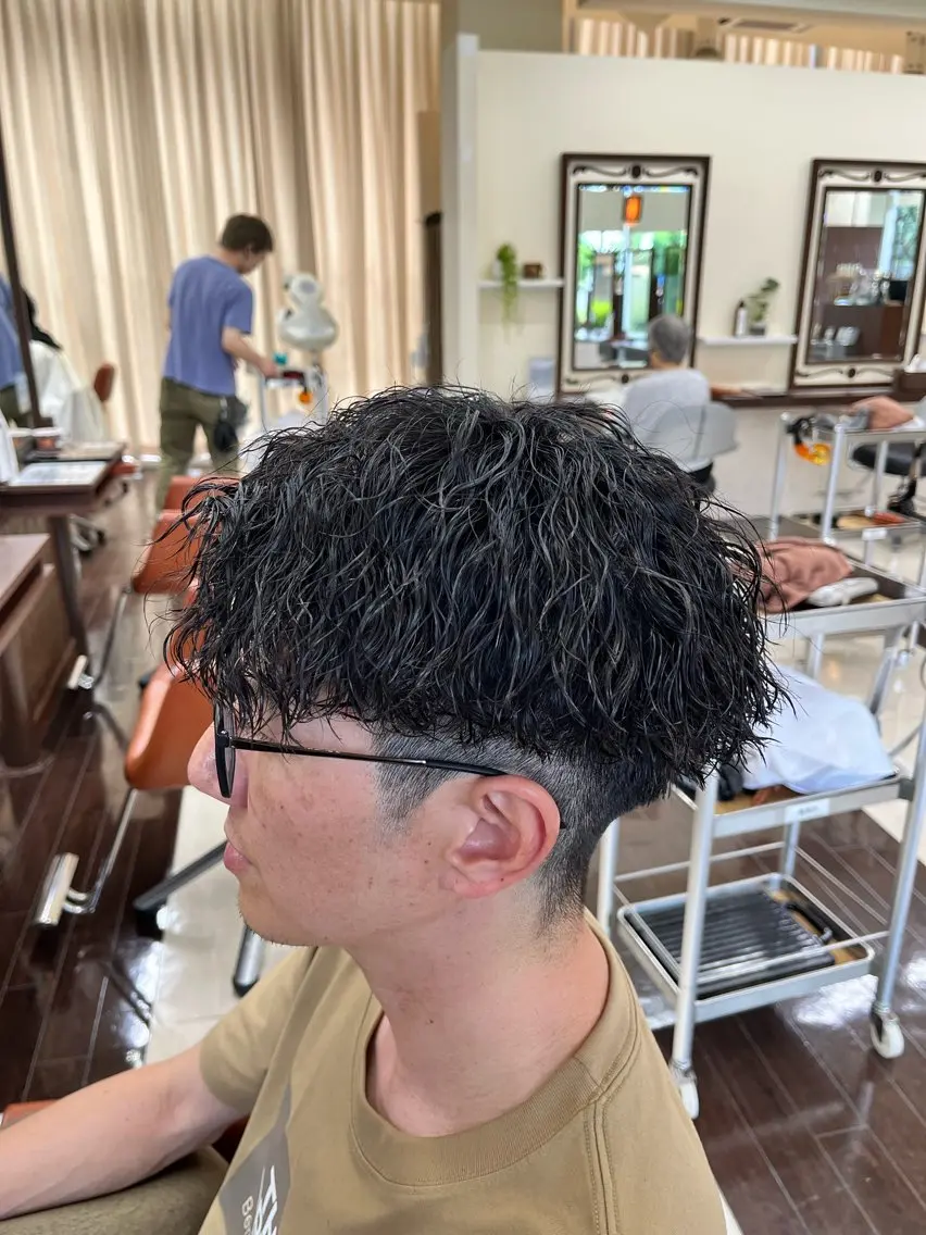 ショート パーマ メンズ マッシュ メンズパーマ ツイストスパイラルパーマ 刈り上げ スパイラルパーマ 🧊メンズ特化🧊 高木航希のヘアスタイル