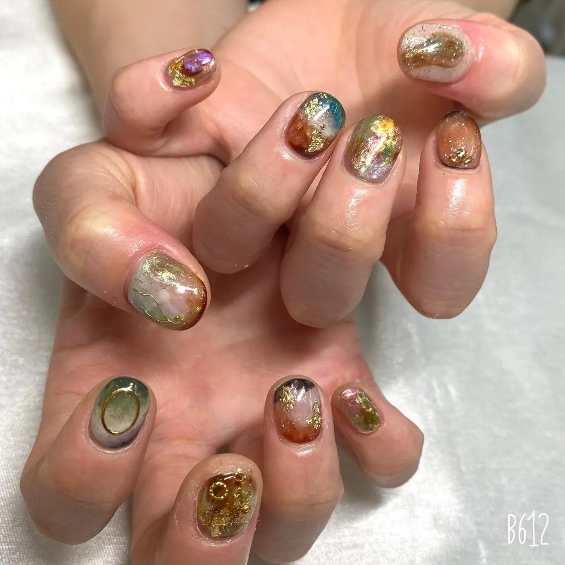ショート カラー パーマ ヘアアレンジ メンズ キッズ ネイル マツエク・マツパ アイブロウ 眉カラー ニュアンスネイル ニュアンスパーマ ハンドネイル ハンドケア 今福鶴見ネイル 8(ｴｲﾄ)のネイルデザイン