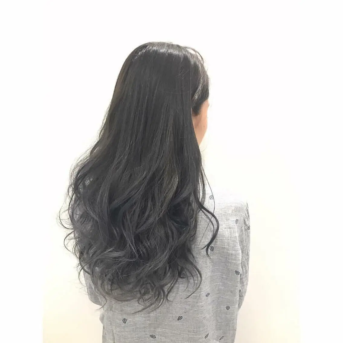 セミロング カラー ハイトーンブリーチ 土坂 由志【京都】のヘアスタイル