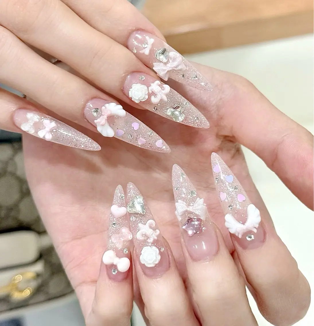ネイル アートネイル チークネイル 氷ネイル・うるうるネイル 韓国ネイル マグネットネイル ハンドネイル NAILS168 新大久保店のネイルデザイン