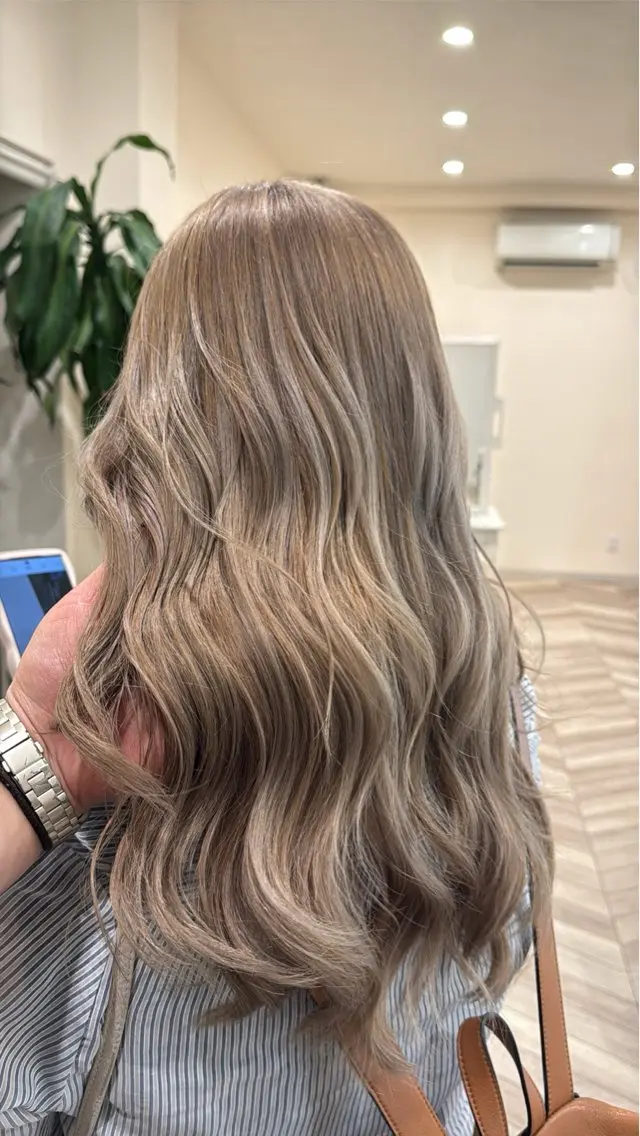 ロング カラー ヘアアレンジ カット ヘアカラー 佐々木 まゆかのヘアスタイル