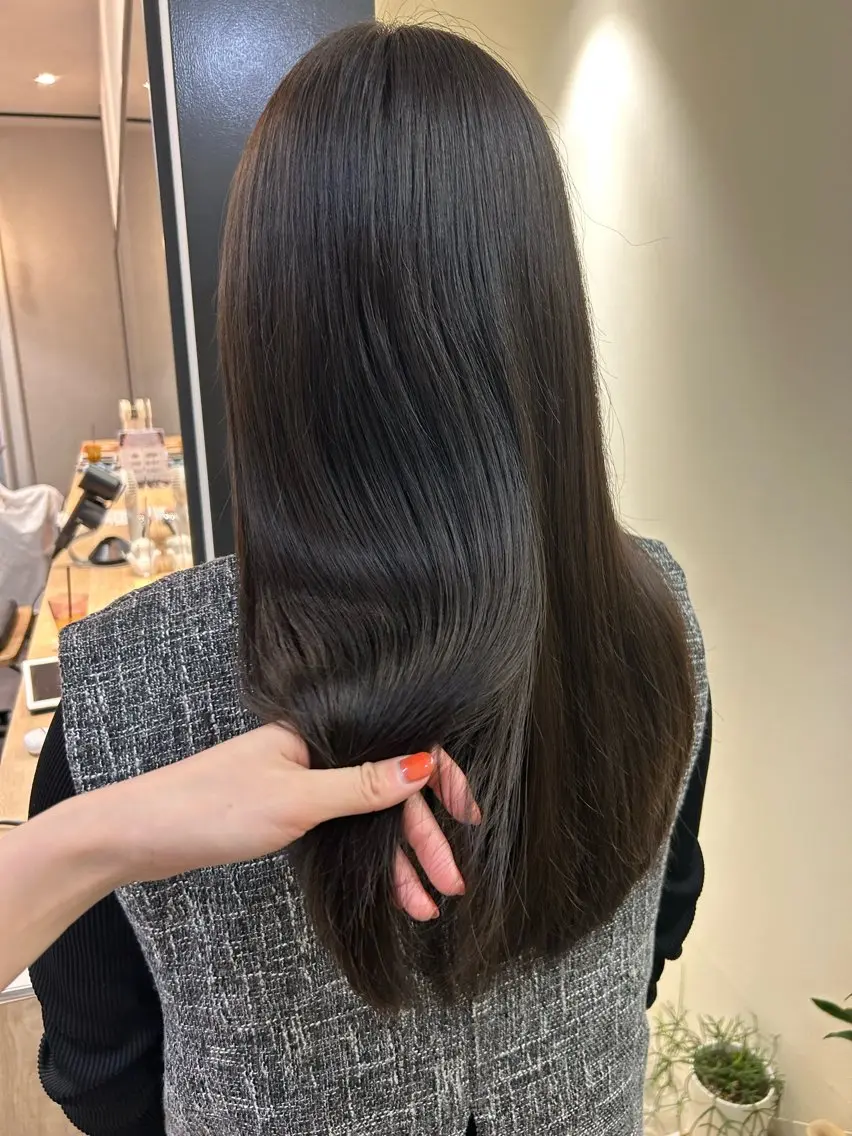 ロング カラー グレージュ hubhair レイヤー/透明感のヘアスタイル