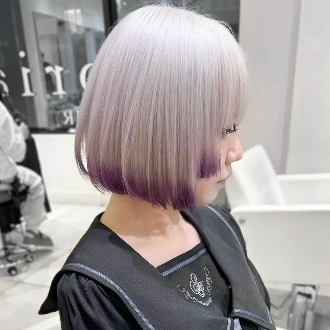 ショート カラー ヘアカラー ハイトーン×推し カラー💫Miyuのヘアスタイル