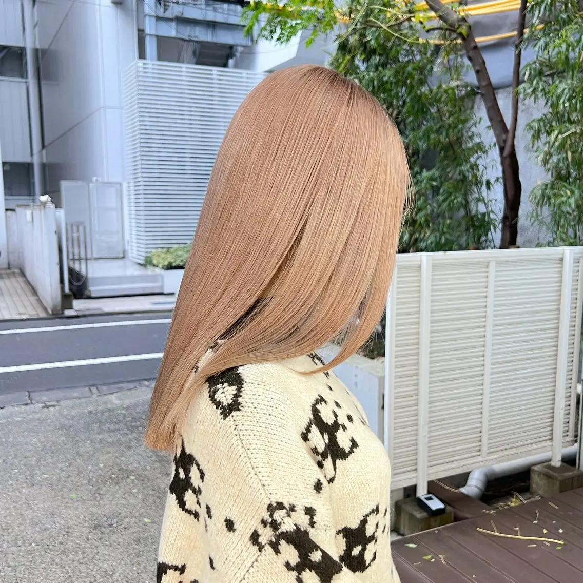 セミロング カラー カット ヘアカラー ムラ修正💎 艶髪ハイトーン💎のヘアスタイル