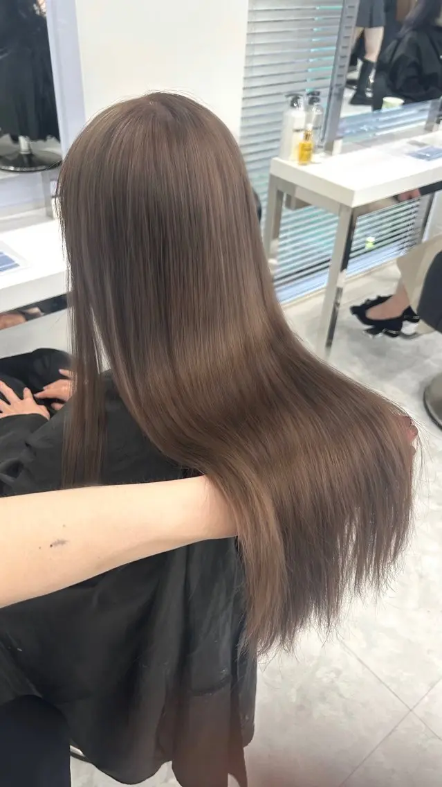 【🕯️期間限定🕯️】韓国女子のレイヤーカット➕大人っぽ🤍ワンカラー➕さら艶ストレートを叶える🤍縮毛矯正🤍の写真