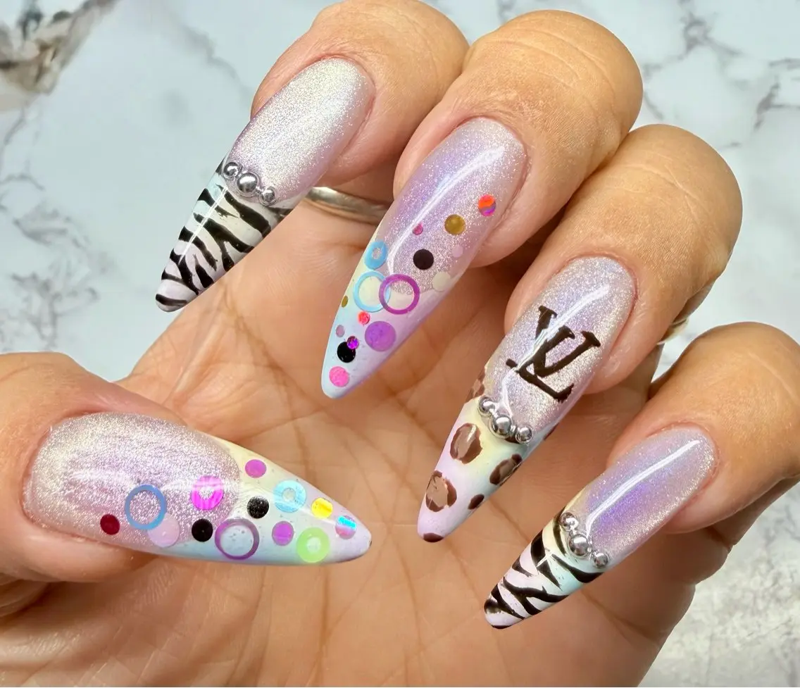 ネイル アートネイル チークネイル フラッシュネイル フラッシュマグ フレンチネイル Mai’s nailのネイルデザイン