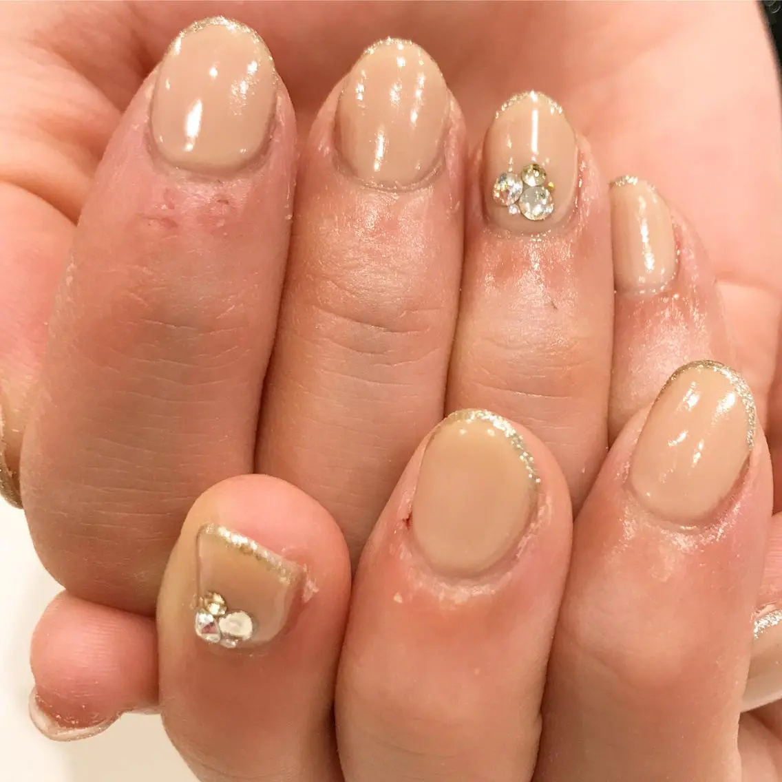 ネイル クリアネイル ラメ(グリッター) オフィスネイル ワンカラーネイル シンプルネイル 板垣 綾乃のネイルデザイン
