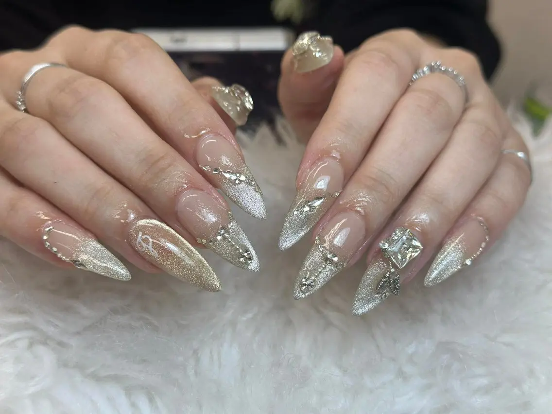 ネイル フレンチネイル ジェルネイル ガーリー 韓国ネイル ロングネイル ハンドネイル NieNail Nezukoのネイルデザイン