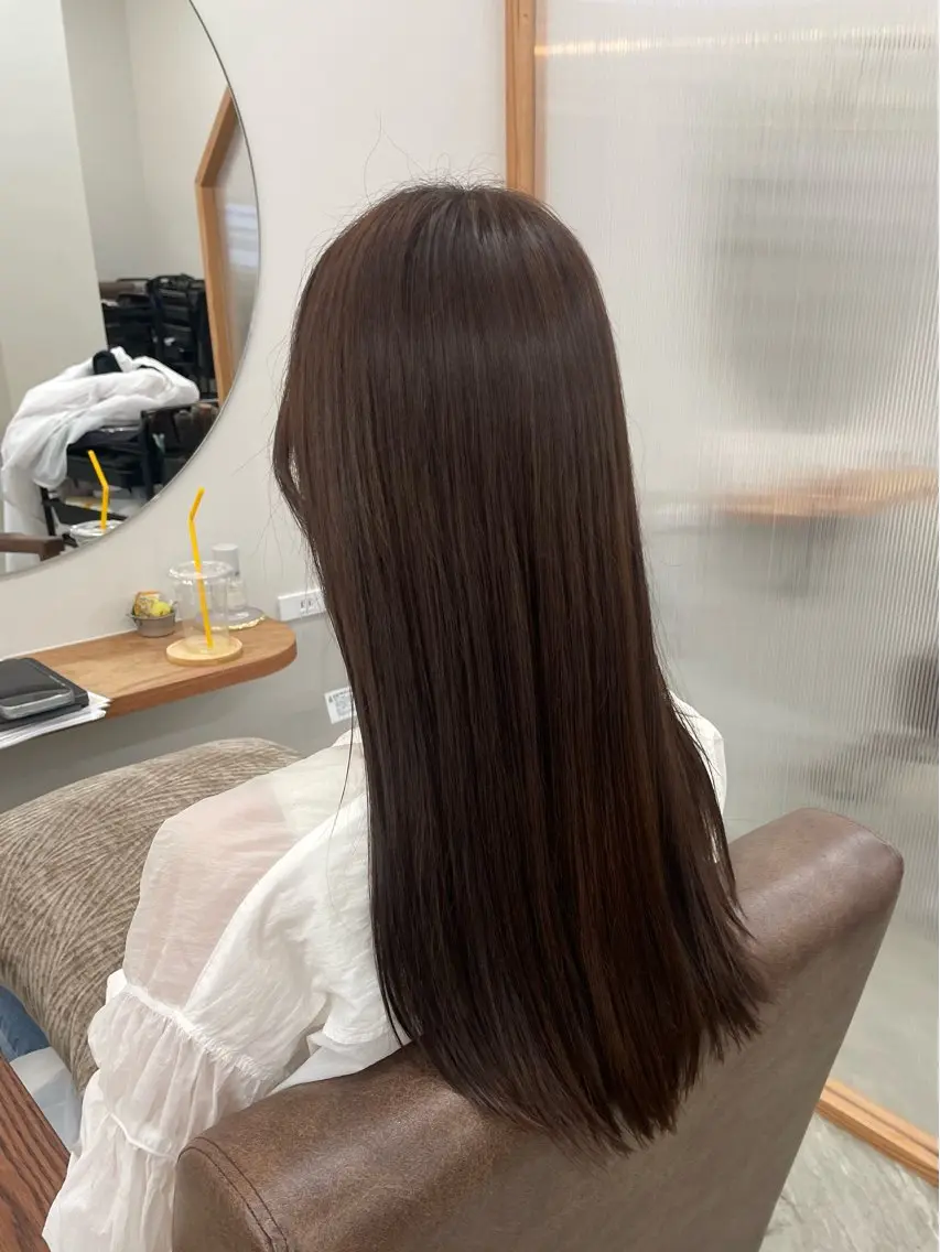 ロング チョコレートブラウン カット ヘアカラー トリートメント Sakamoto nanaのヘアスタイル