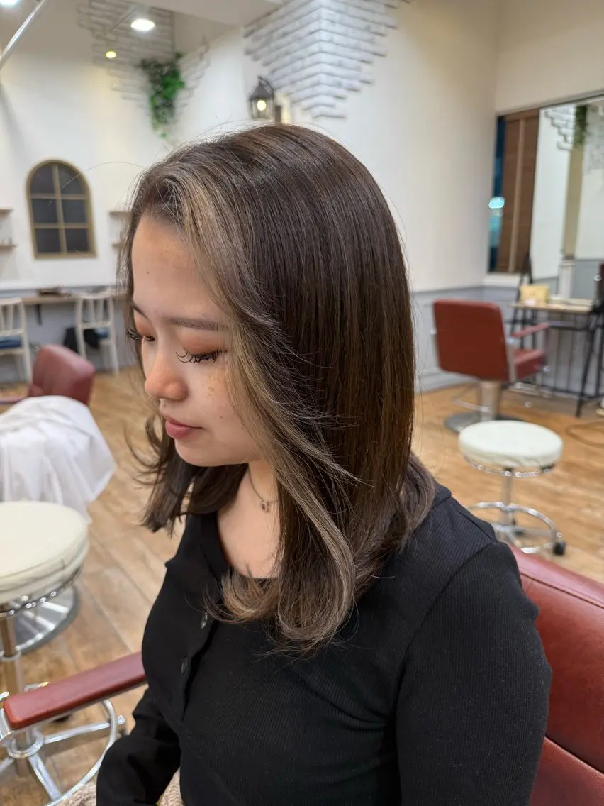 セミロング ミストバング 水澤 七斗のヘアスタイル
