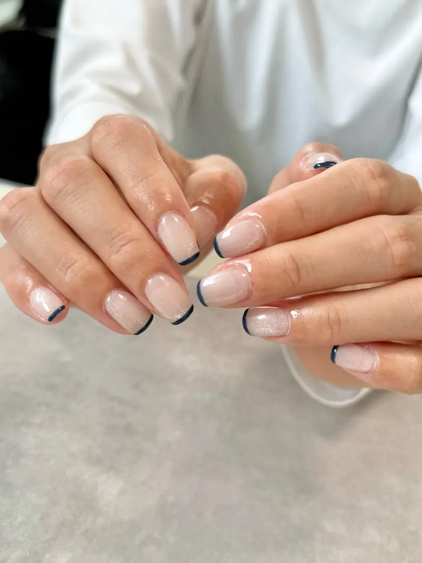 ネイル フレンチネイル ジェルネイル マグネットネイル ネイビー パラジェル nailroom amyのネイルデザイン