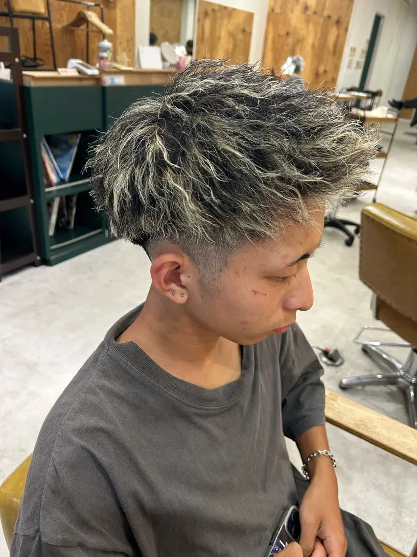 カラー パーマ ヘアアレンジ メンズ カット ヘアカラー パーマ 《海外ヘア特化》 早川 愛斗のヘアスタイル