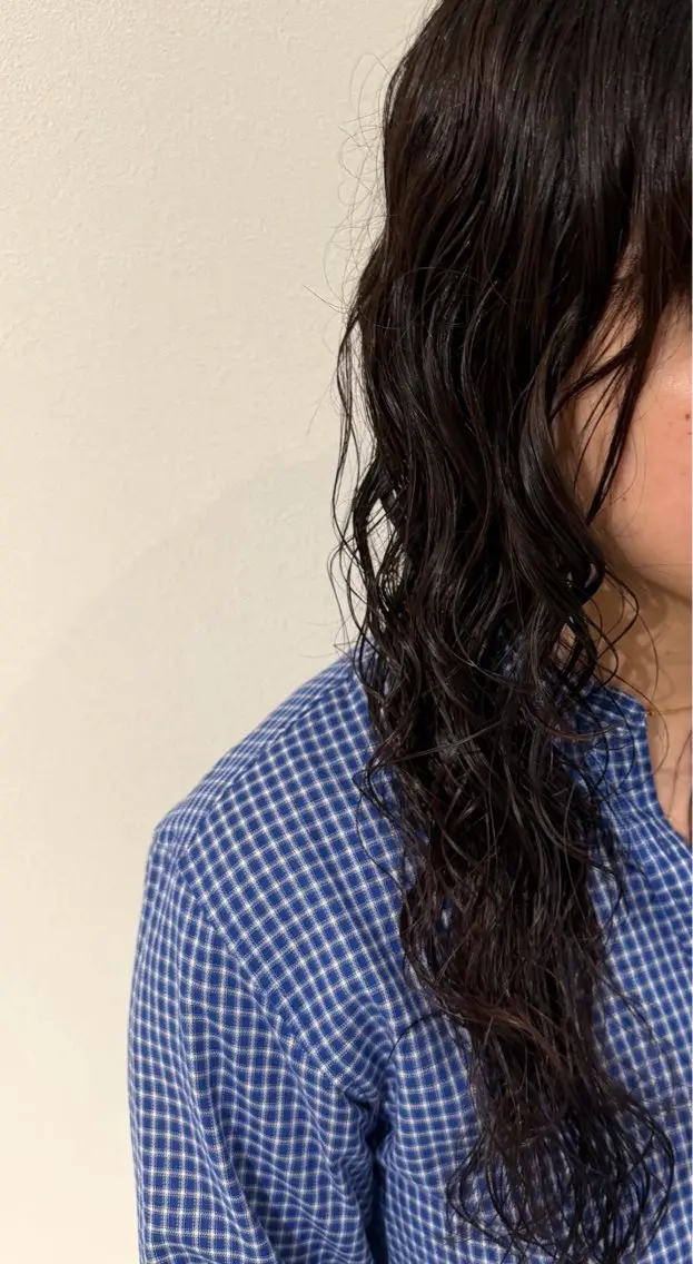 ロング パーマ AmiLi Azusaのヘアスタイル